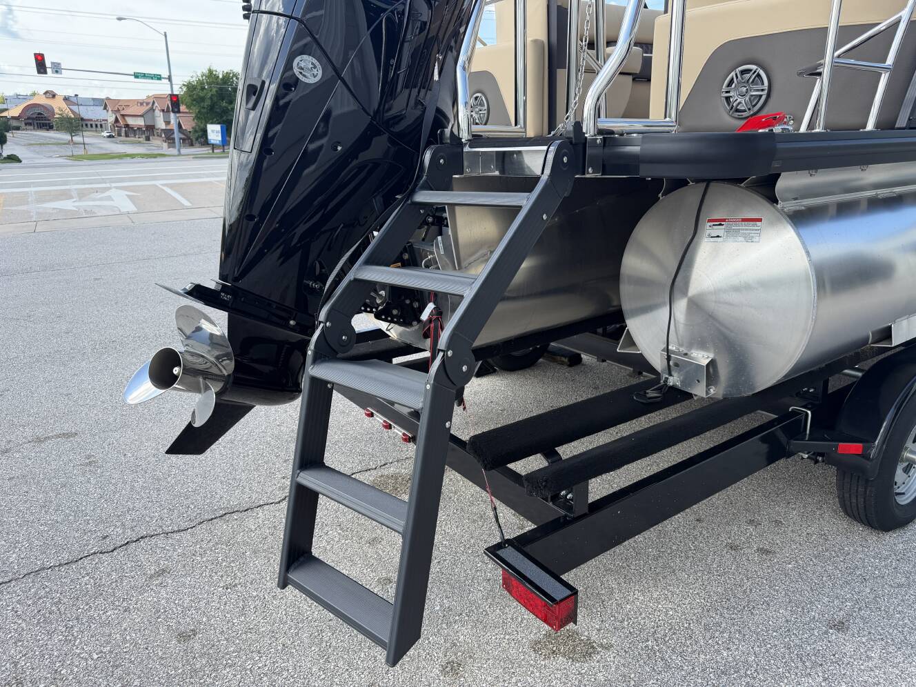 A photo of this 2025 Harris 230 Sunliner
