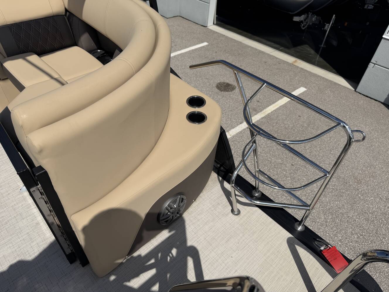 A photo of this 2025 Harris 230 Sunliner