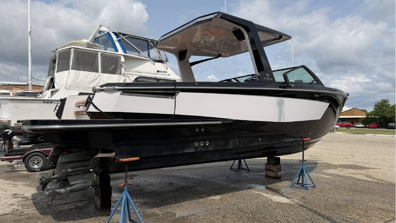 A photo of this 2024 Aviara AV32