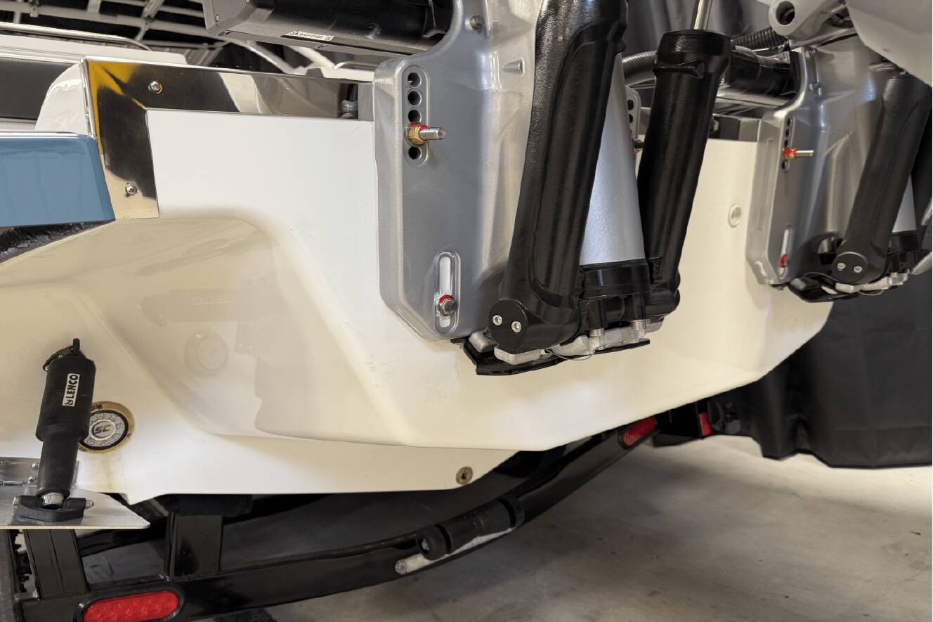 A photo of this 2025 Cobalt R8 Outboard