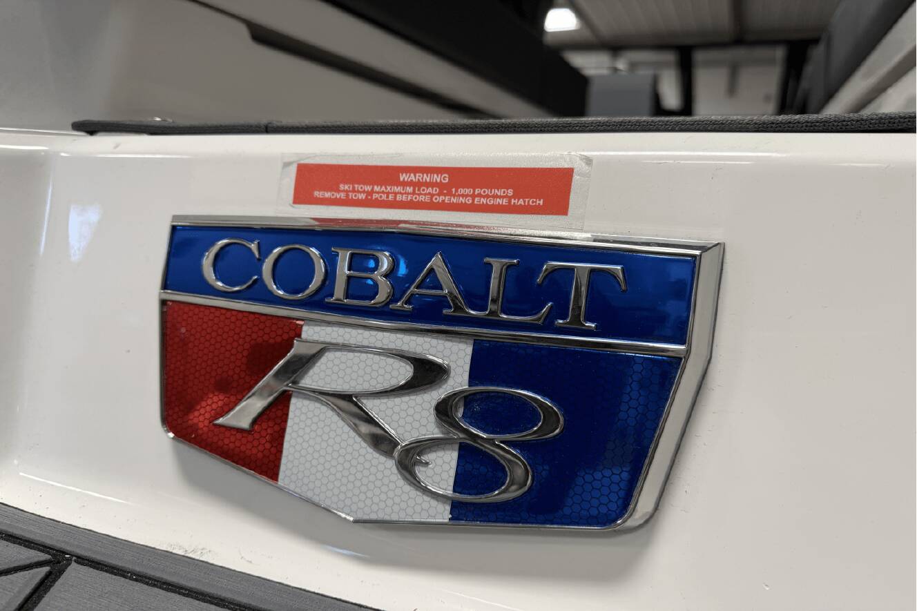 A photo of this 2025 Cobalt R8 Outboard