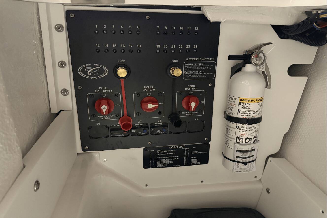A photo of this 2025 Cobalt R8 Outboard