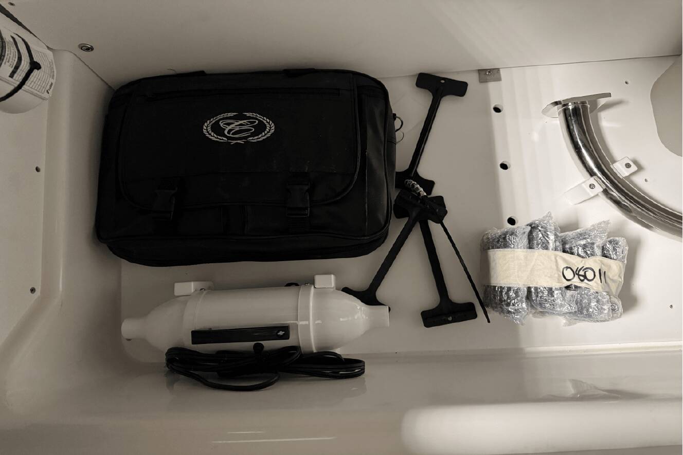 A photo of this 2025 Cobalt R8 Outboard