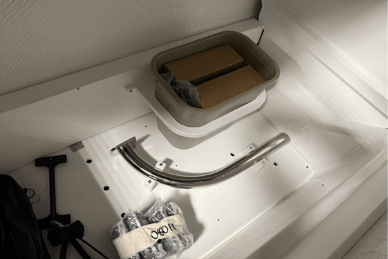 A photo of this 2025 Cobalt R8 Outboard