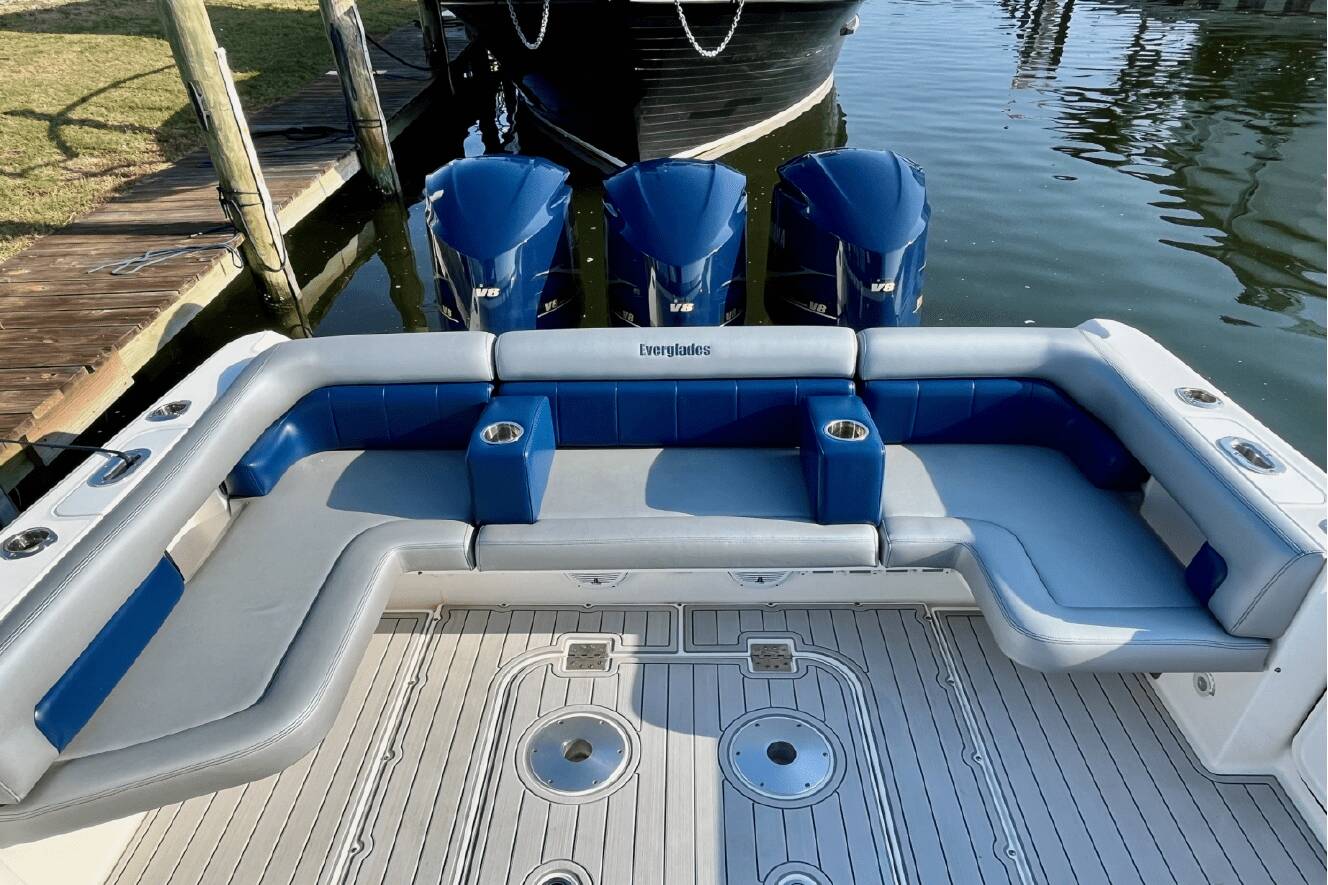 A photo of this 2019 Everglades 360LXC