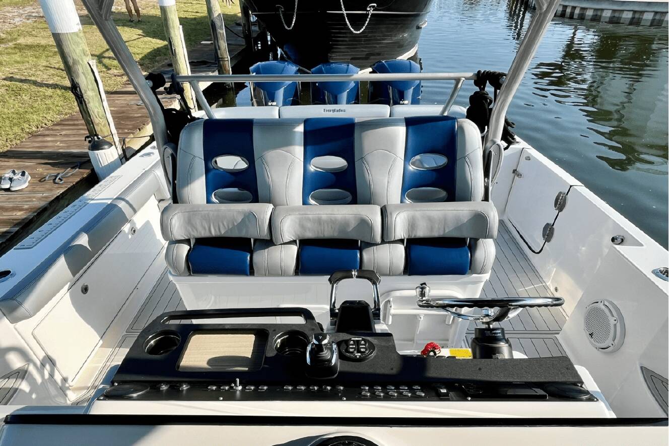 A photo of this 2019 Everglades 360LXC