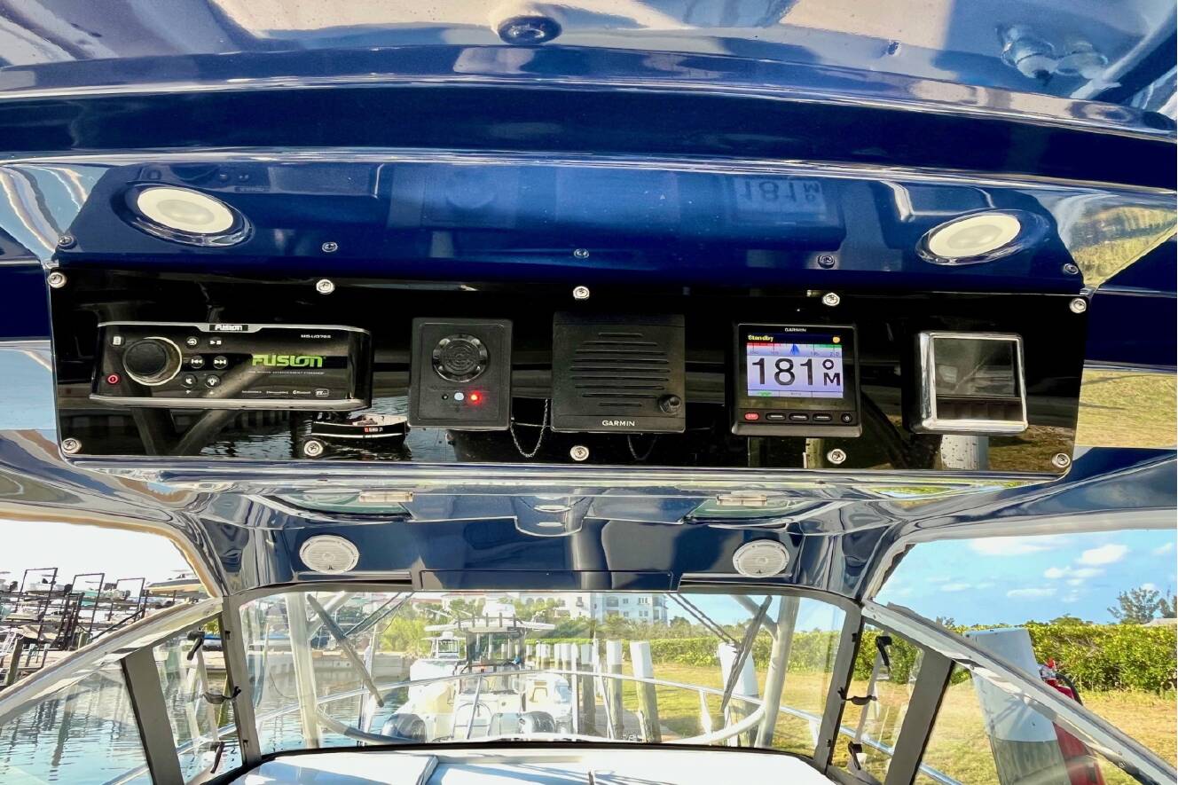 A photo of this 2019 Everglades 360LXC