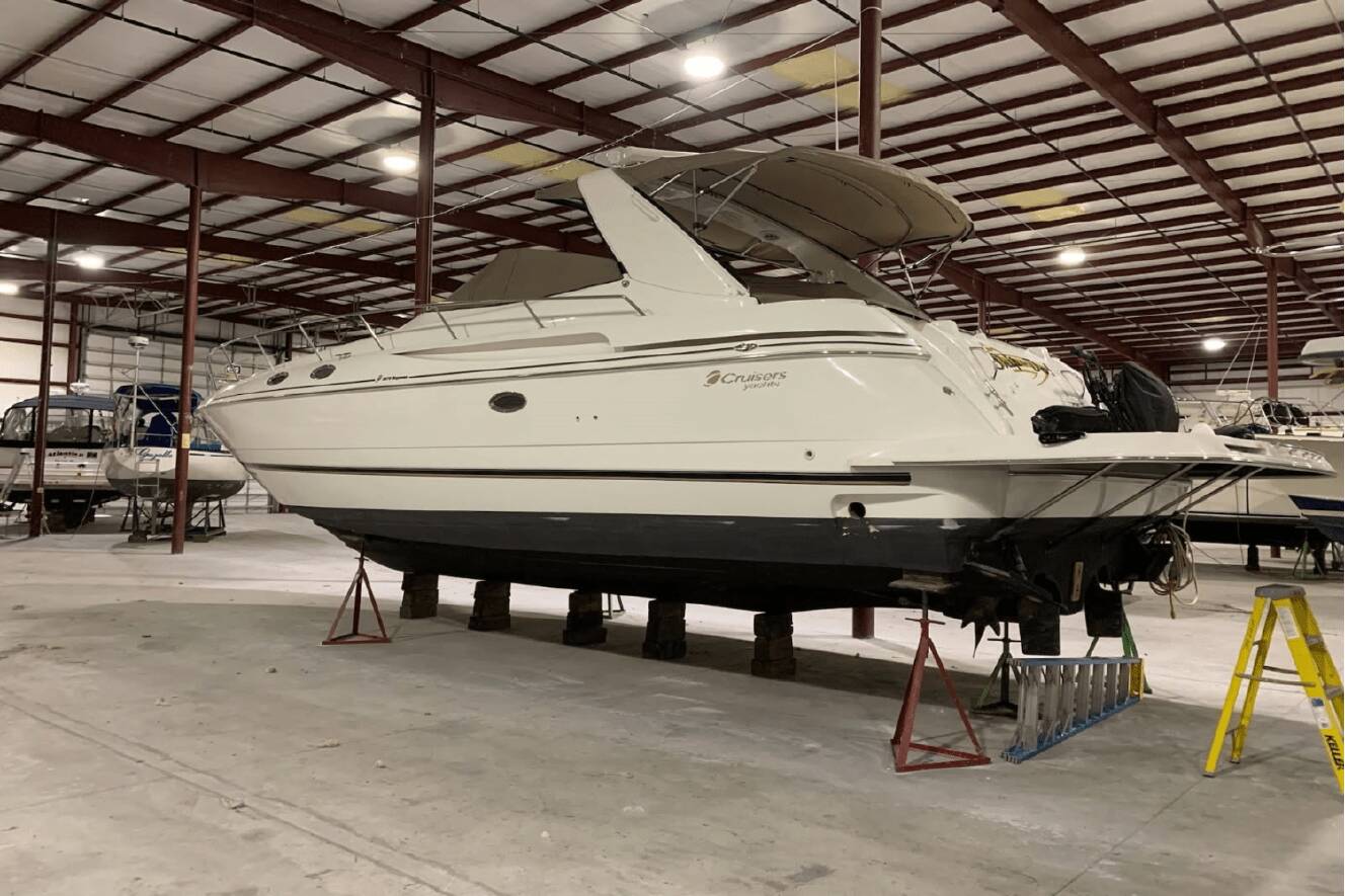 A photo of this 2001 Cruisers Yachts 3870 EXPRESS