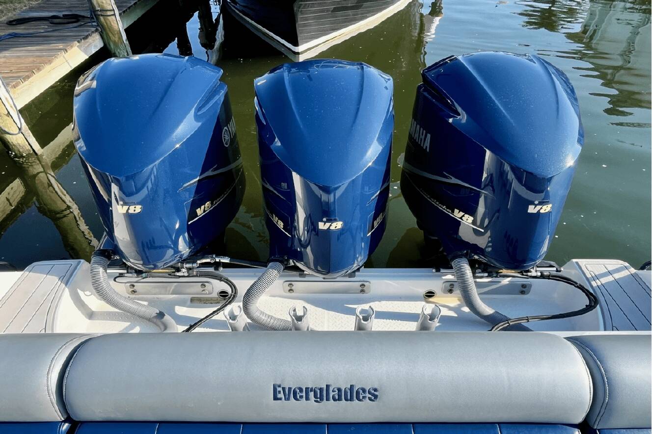 A photo of this 2019 Everglades 360LXC