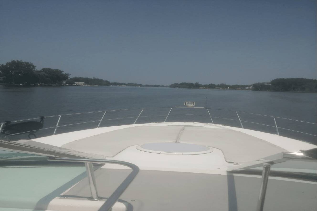 A photo of this 2001 Cruisers Yachts 3870 EXPRESS