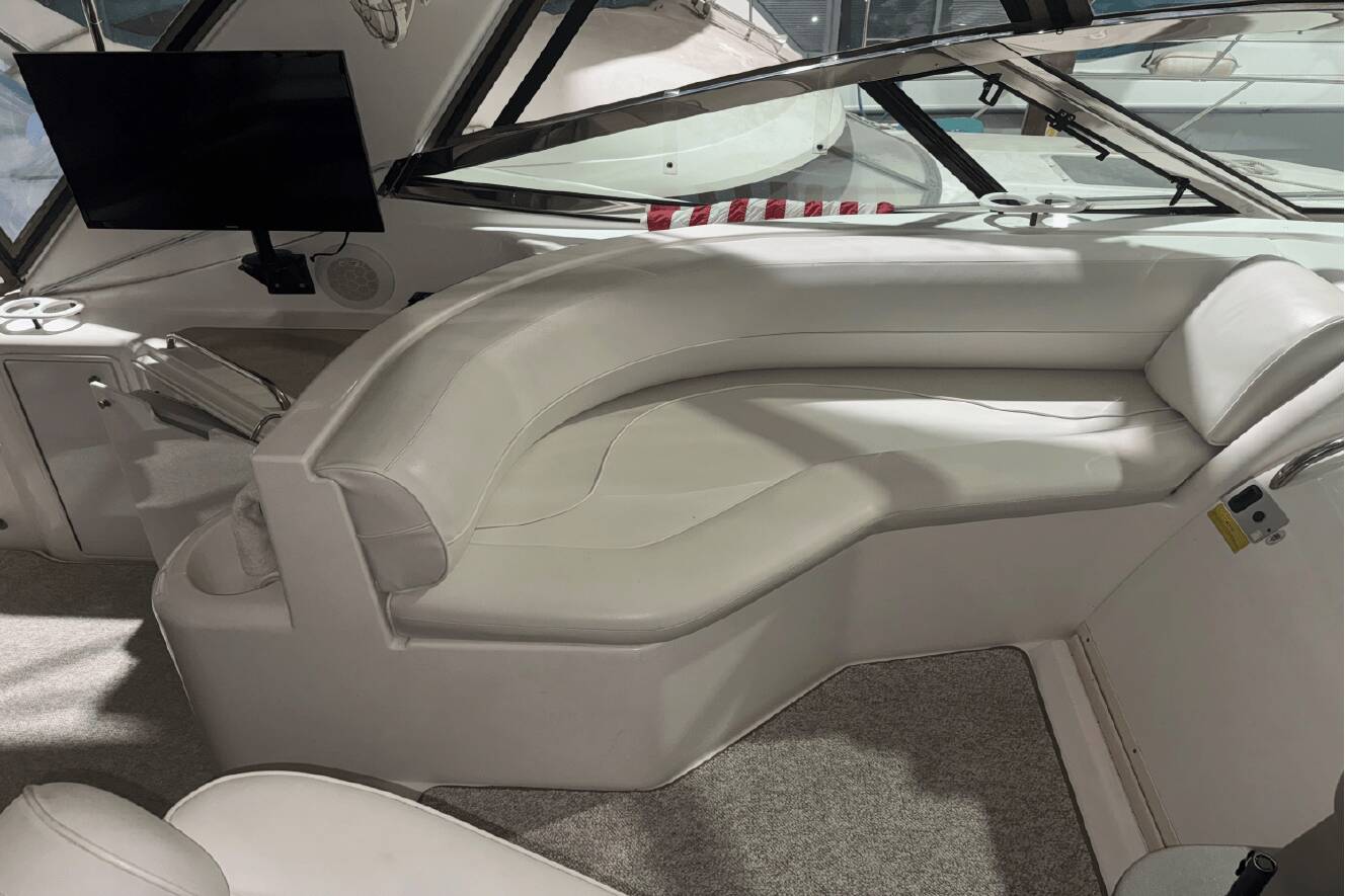 A photo of this 2001 Cruisers Yachts 3870 EXPRESS