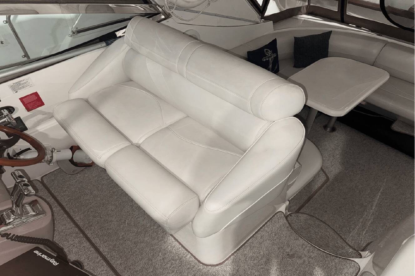 A photo of this 2001 Cruisers Yachts 3870 EXPRESS