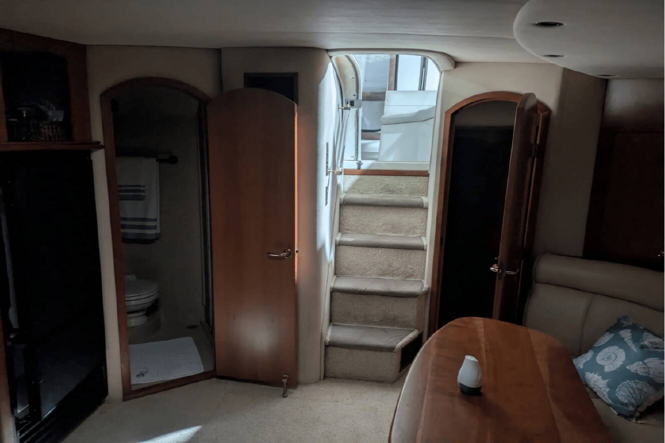 A photo of this 2001 Cruisers Yachts 3870 EXPRESS
