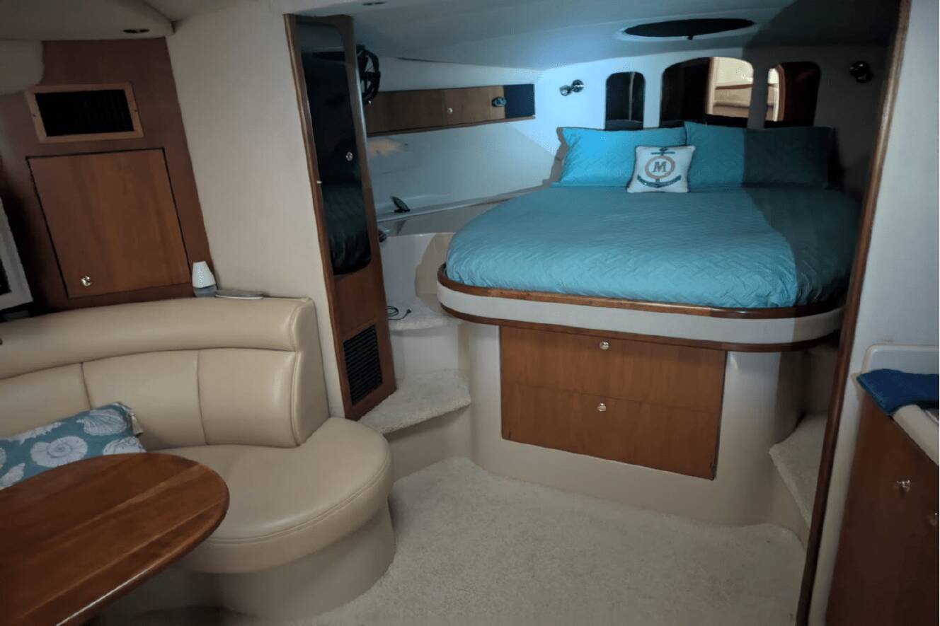 A photo of this 2001 Cruisers Yachts 3870 EXPRESS