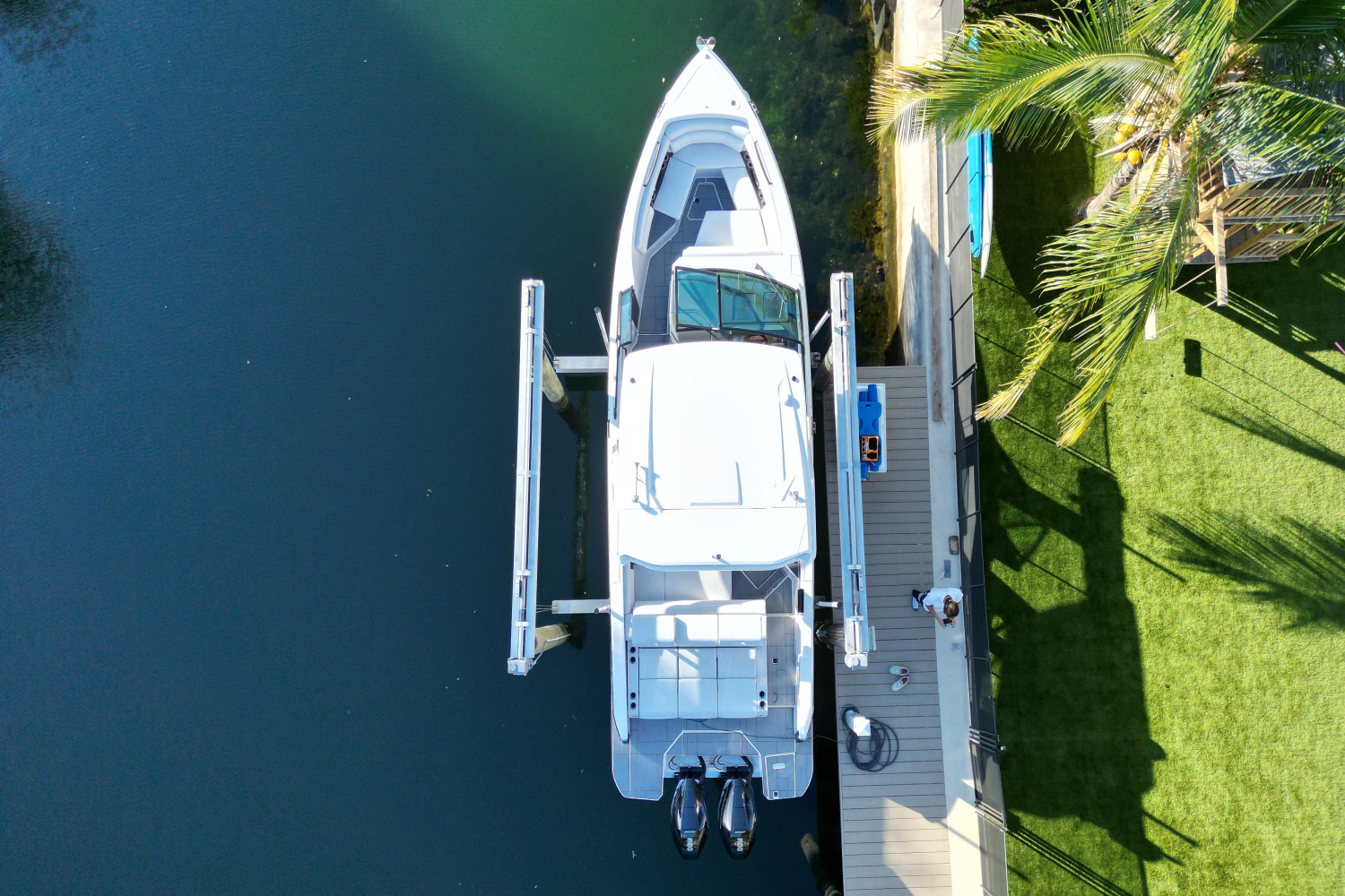 2023 Aviara AV32 Outboard in miami FL