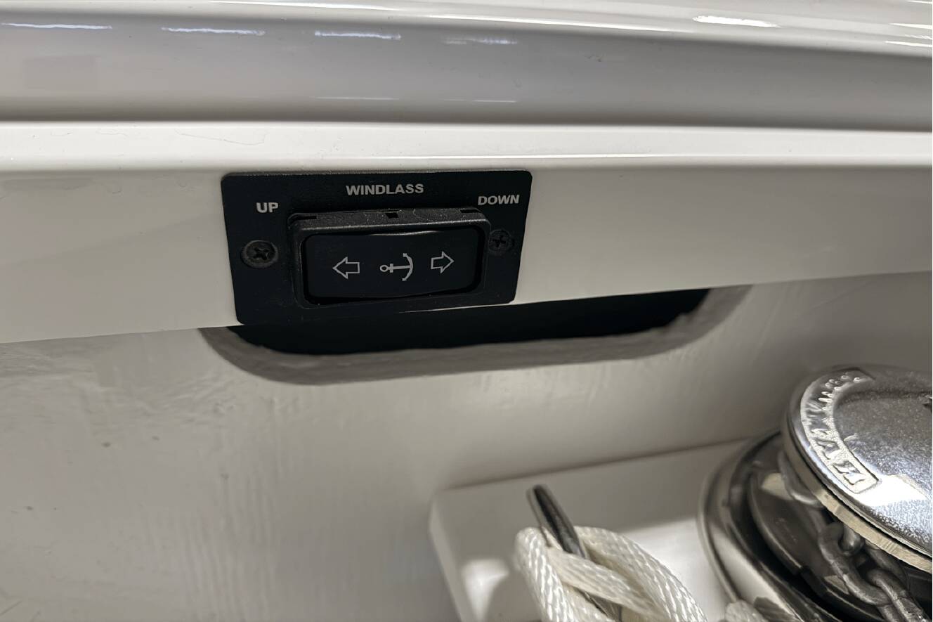 A photo of this 2025 Cobalt R8 Outboard