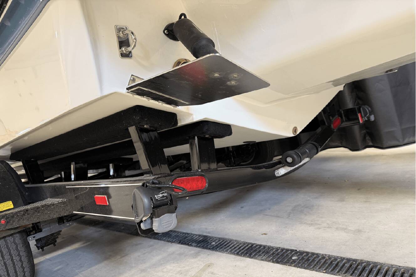 A photo of this 2025 Cobalt R8 Outboard