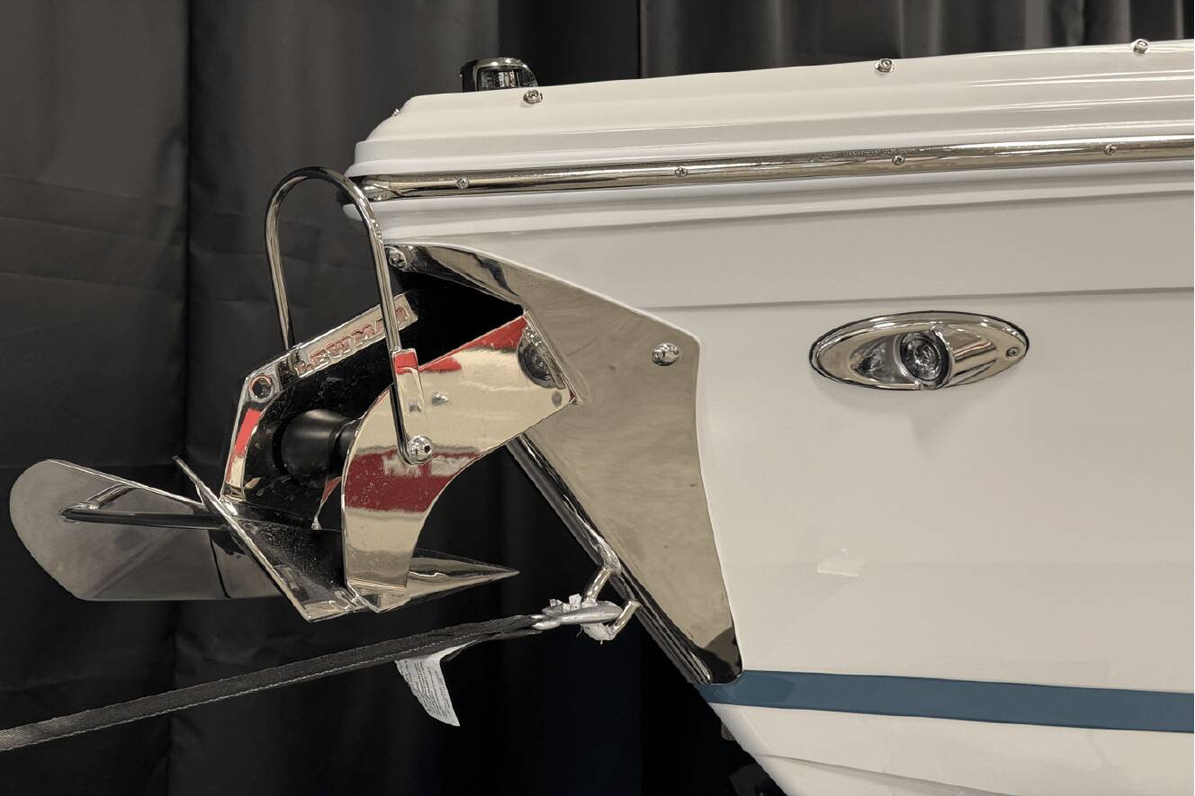 A photo of this 2025 Cobalt R8 Outboard