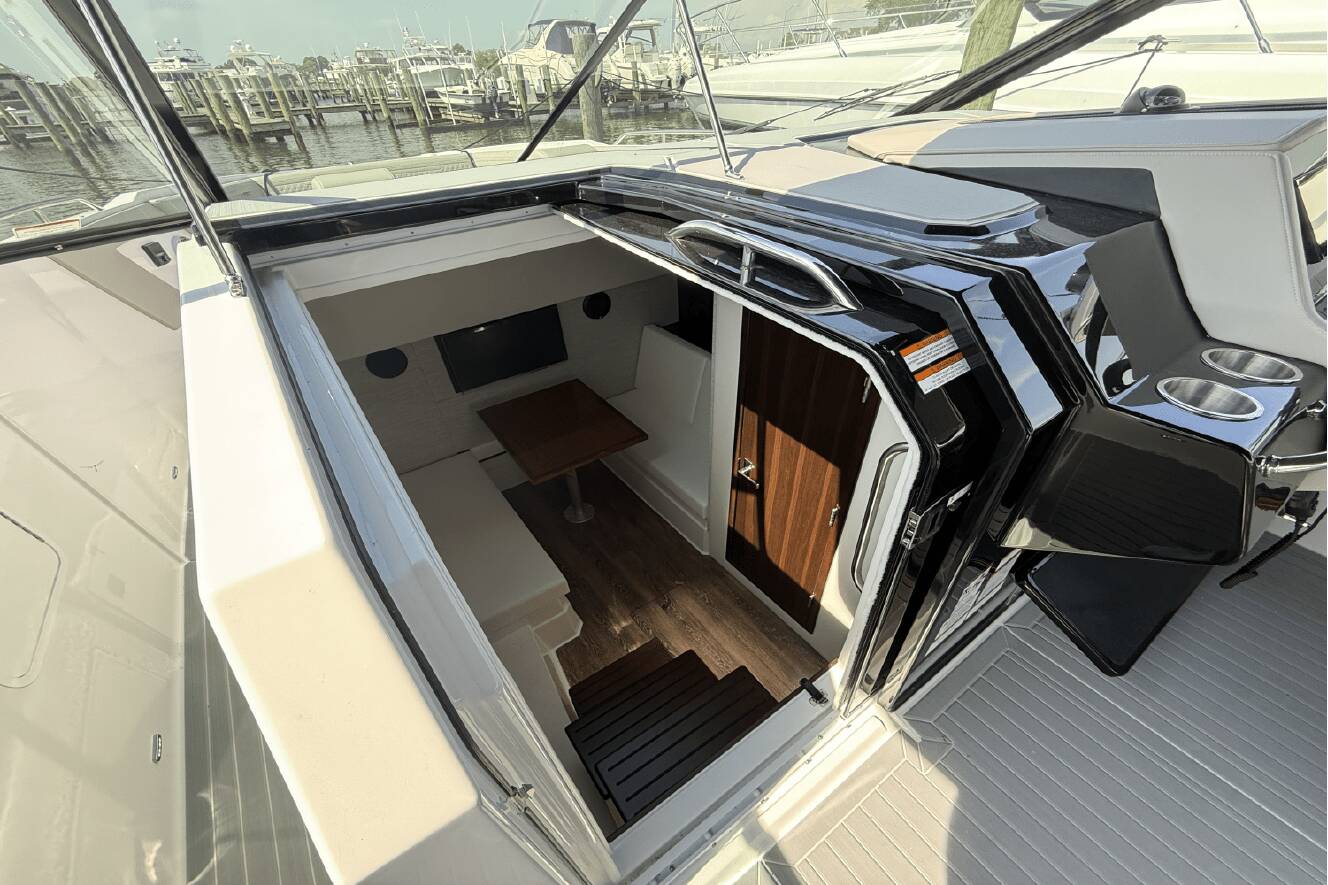 A photo of this 2026 Cruisers Yachts 34 GLS Outboard