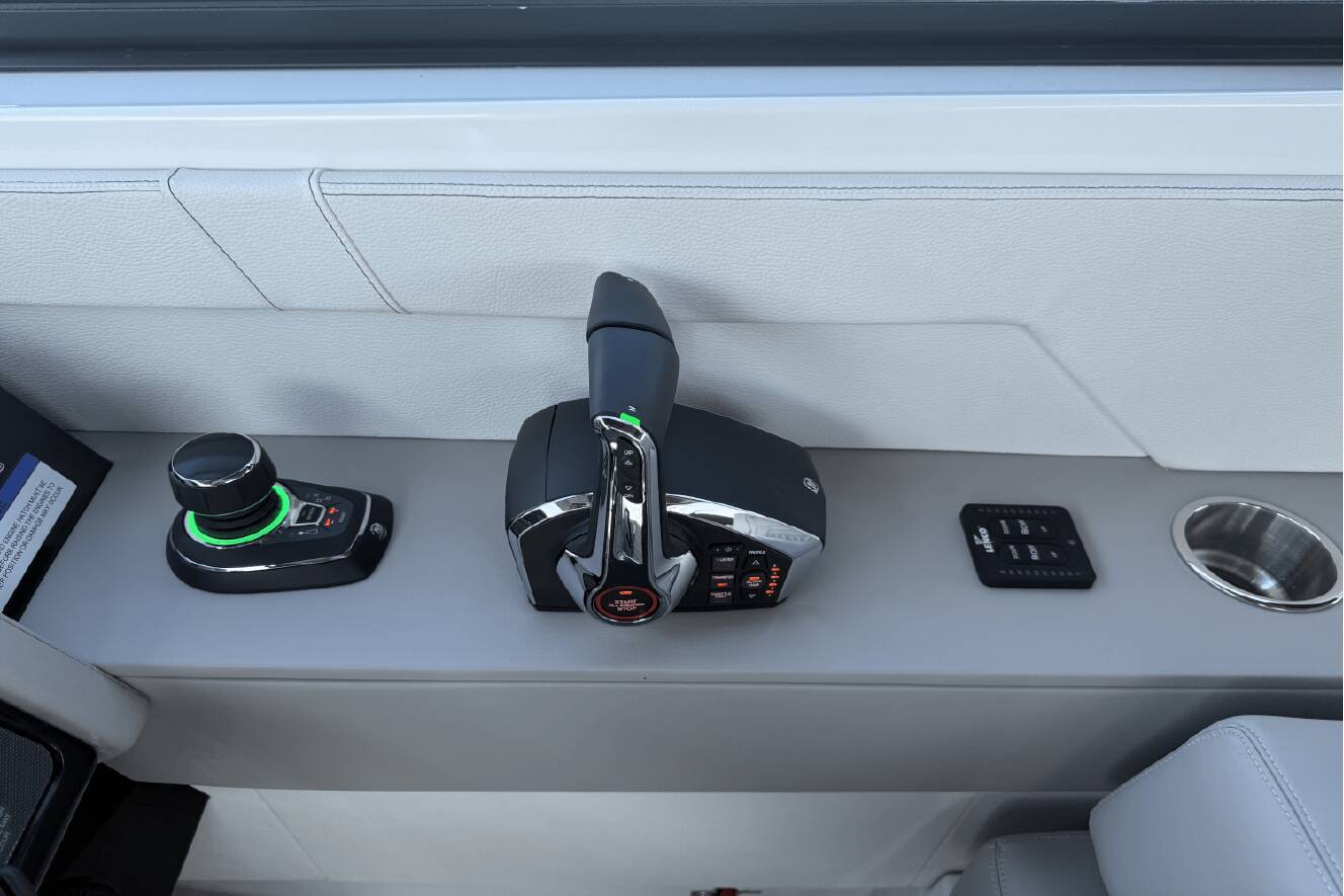 A photo of this 2026 Cruisers Yachts 34 GLS Outboard