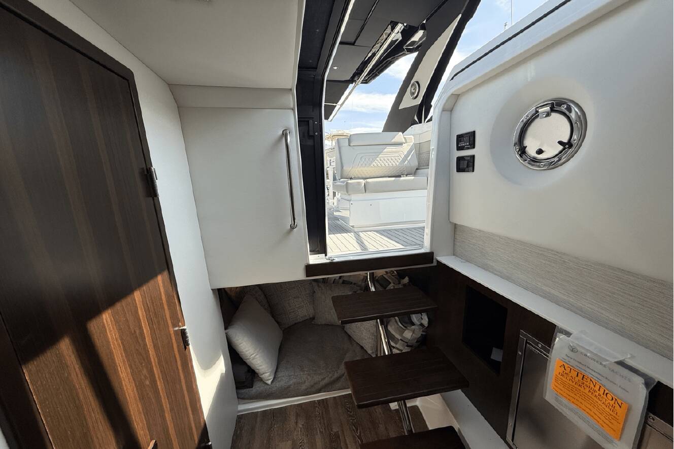 A photo of this 2026 Cruisers Yachts 34 GLS Outboard