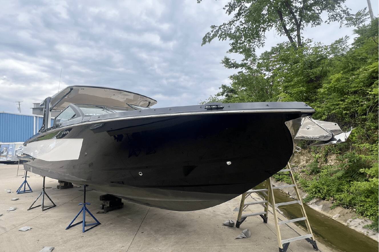 A photo of this 2022 Aviara AV36 Outboard
