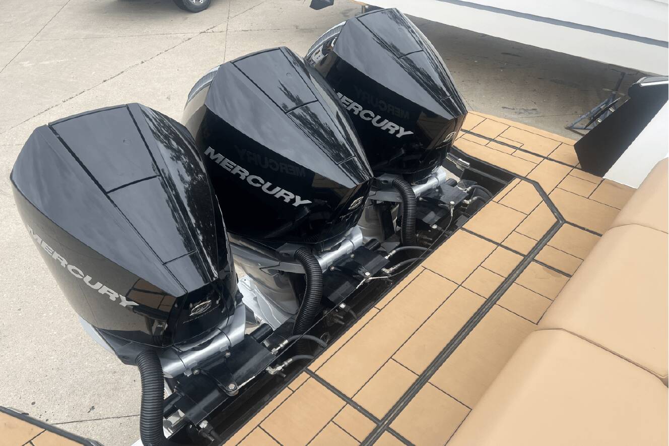A photo of this 2022 Aviara AV36 Outboard