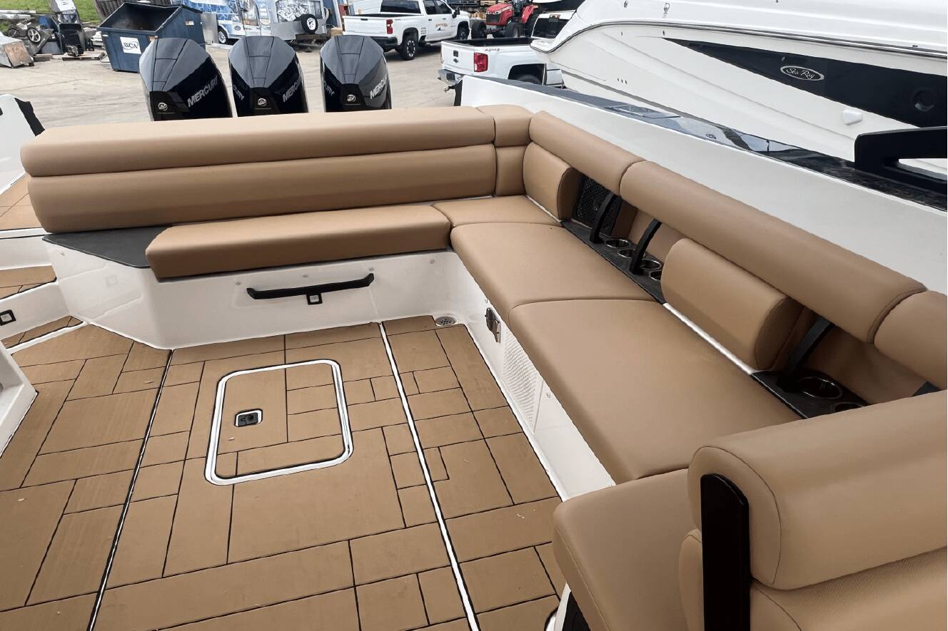 A photo of this 2022 Aviara AV36 Outboard