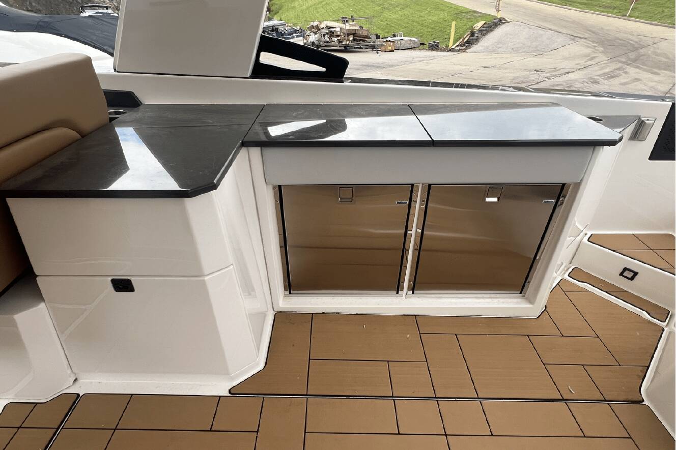 A photo of this 2022 Aviara AV36 Outboard