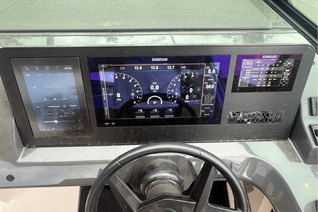 A photo of this 2022 Aviara AV36 Outboard