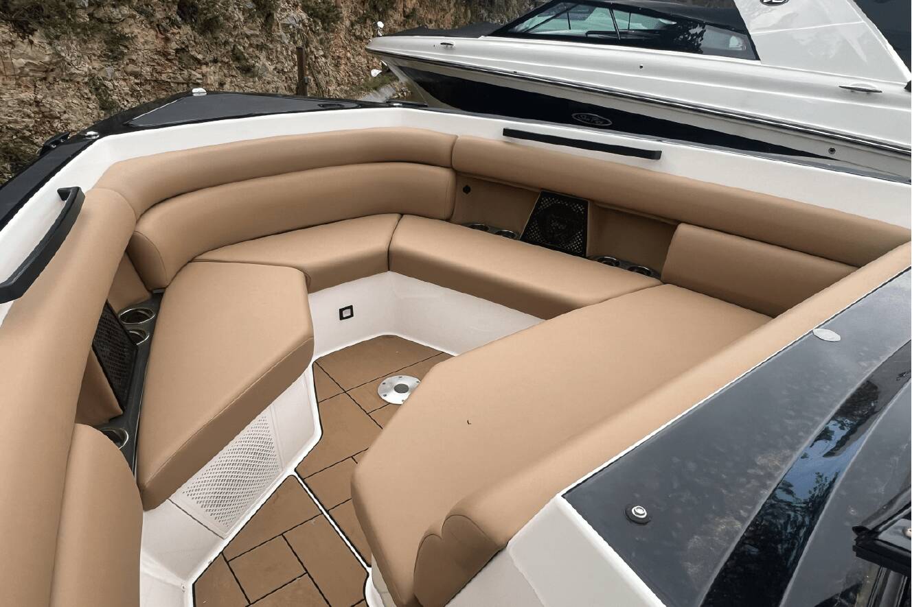 A photo of this 2022 Aviara AV36 Outboard