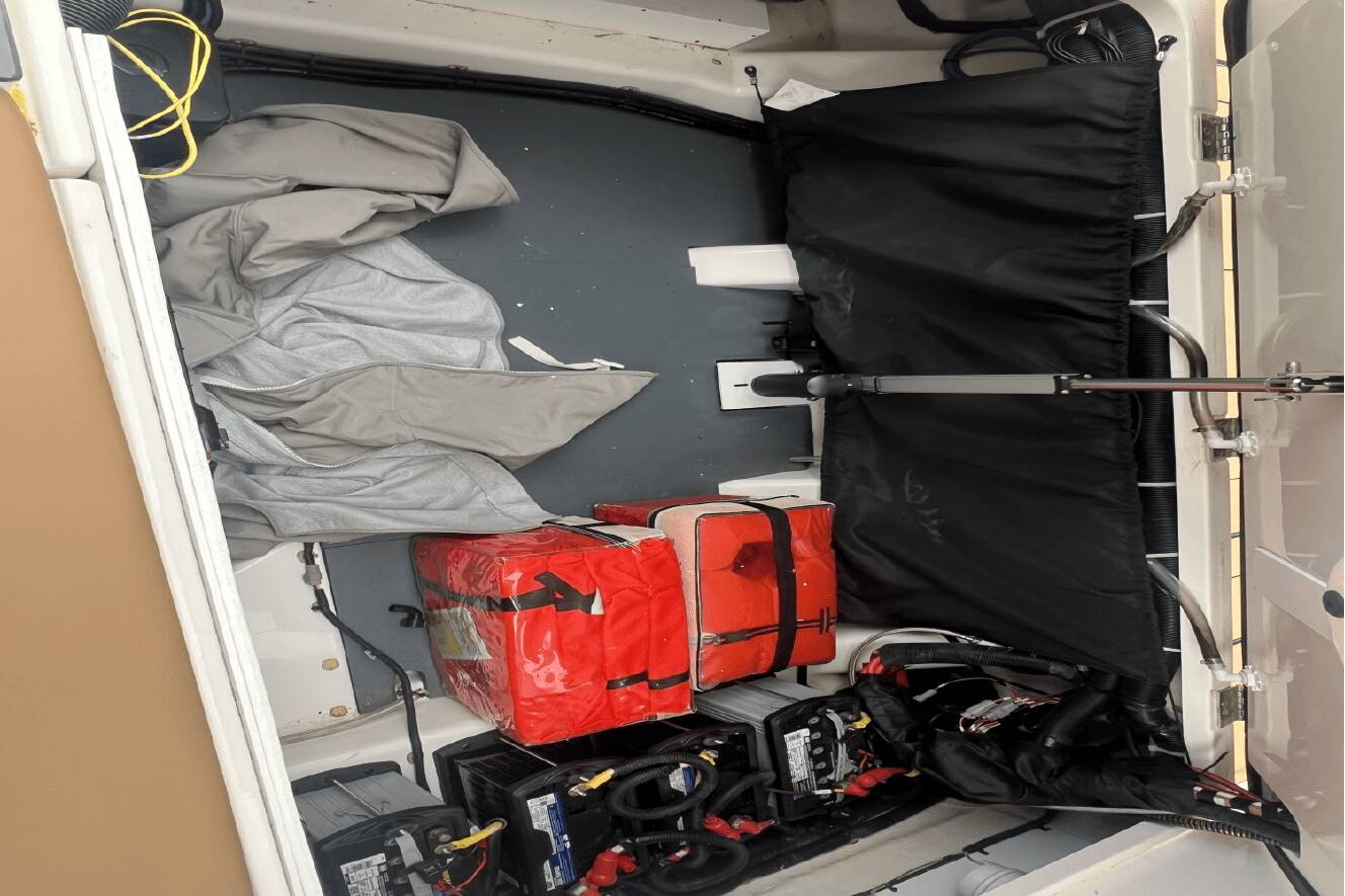 A photo of this 2022 Aviara AV36 Outboard