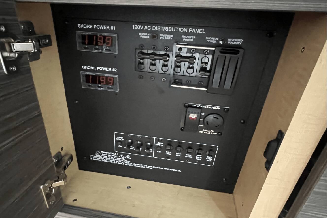 A photo of this 2022 Aviara AV36 Outboard