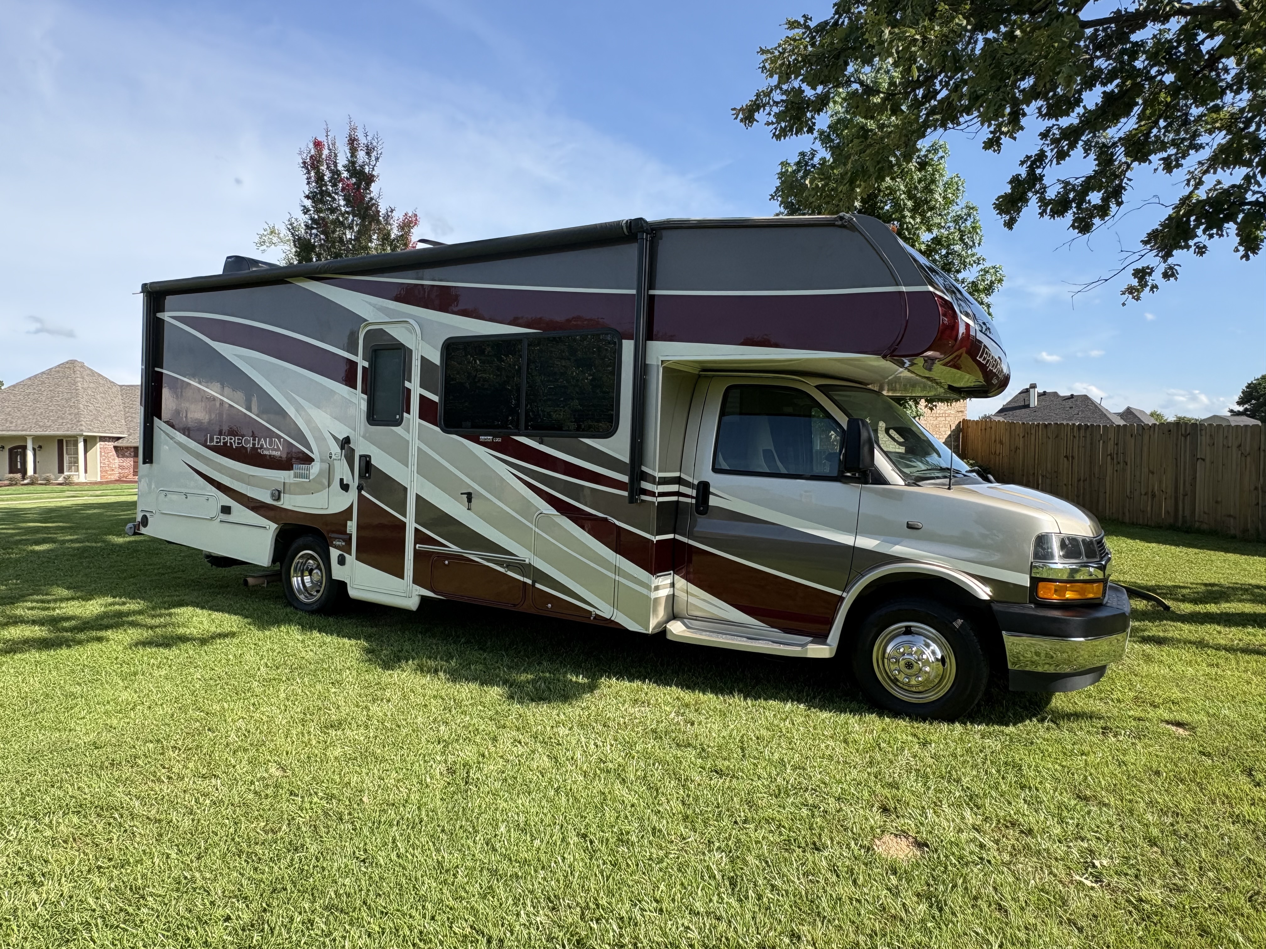 2021 Coachmen LEPRECHAUN 260DS in haughton LA