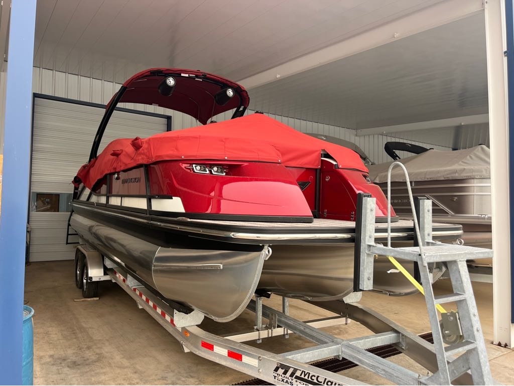 2025 Bennington 25QFBWASE w/ Tower and Sound in graford TX