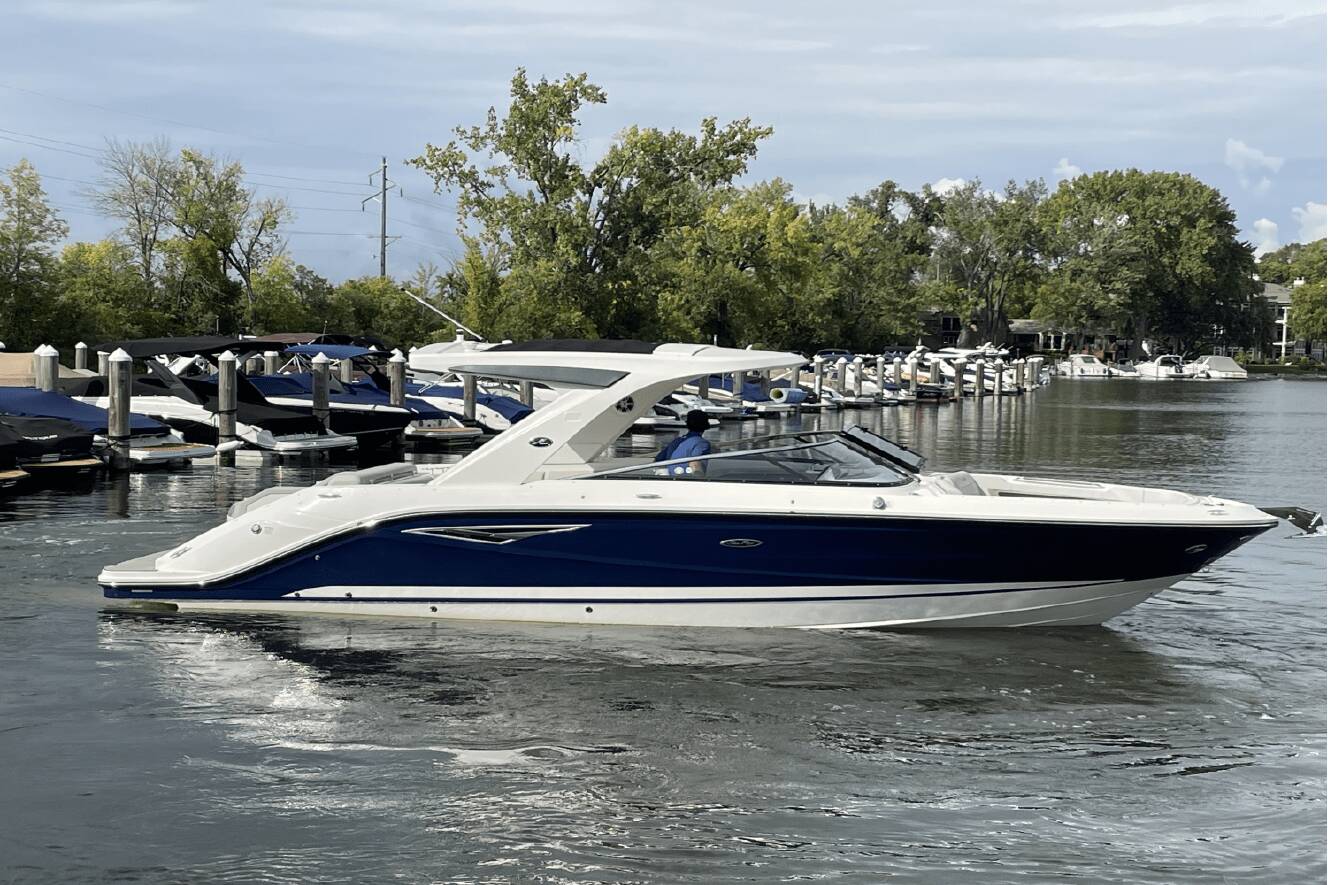 A photo of this 2026 Sea Ray SLX 310