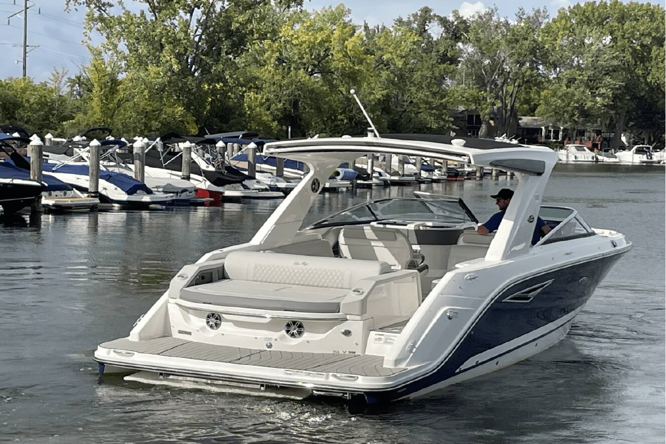 A photo of this 2026 Sea Ray SLX 310