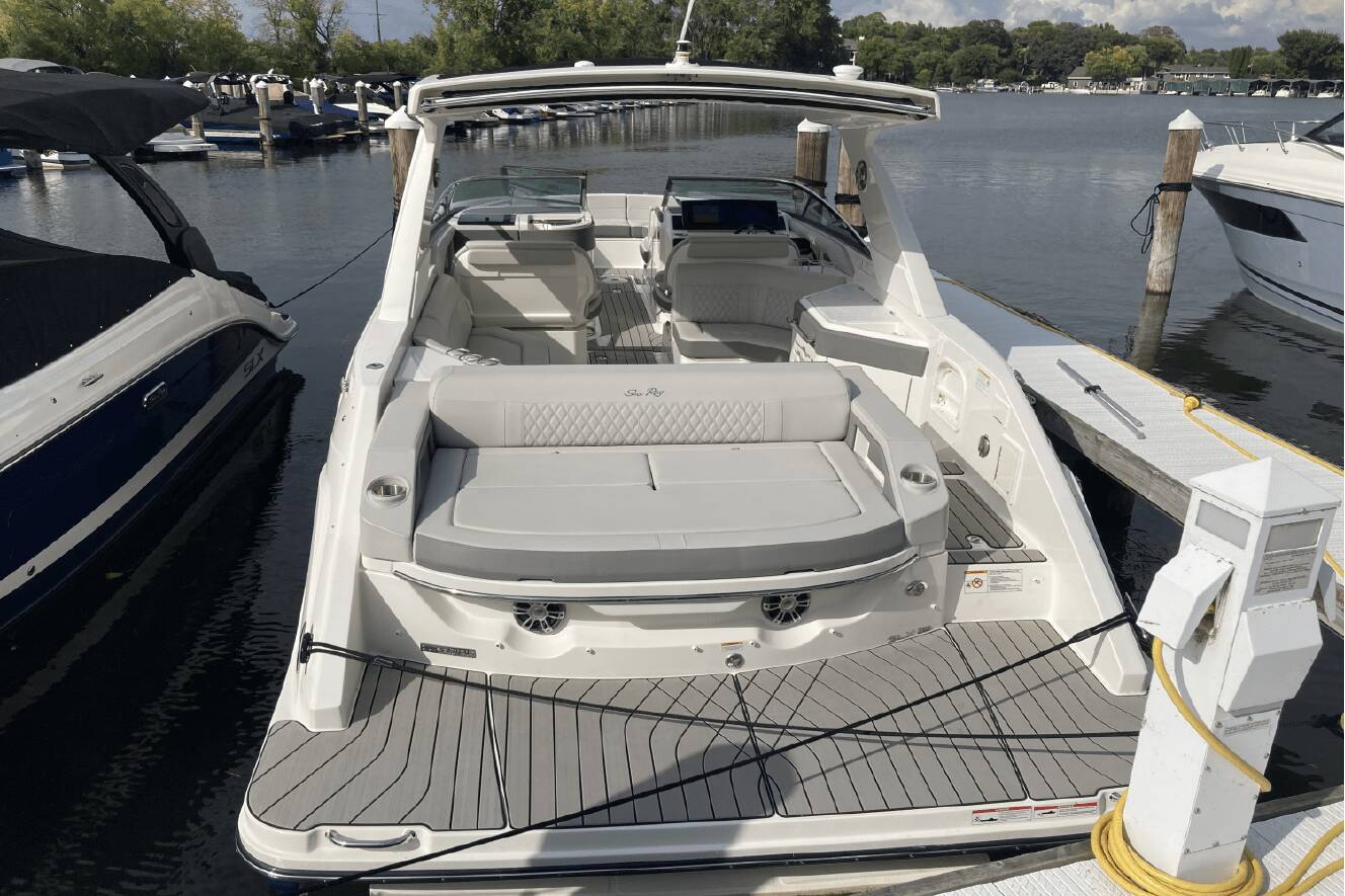 A photo of this 2026 Sea Ray SLX 310