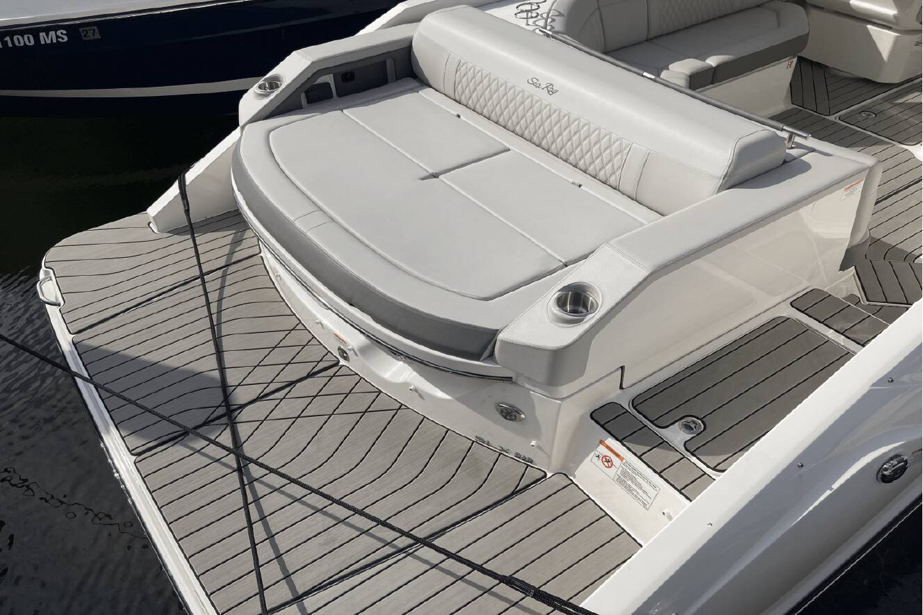 A photo of this 2026 Sea Ray SLX 310