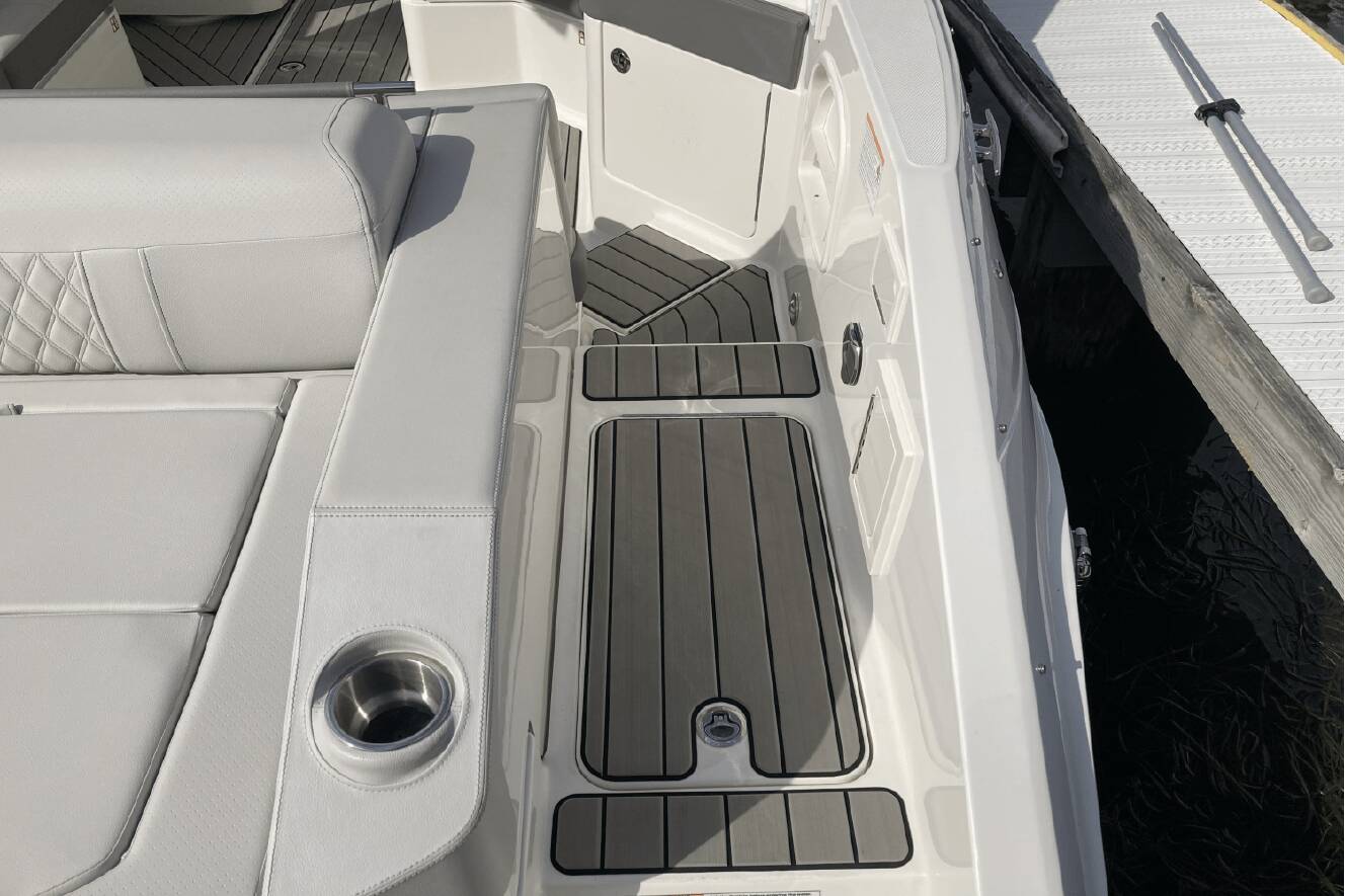 A photo of this 2026 Sea Ray SLX 310
