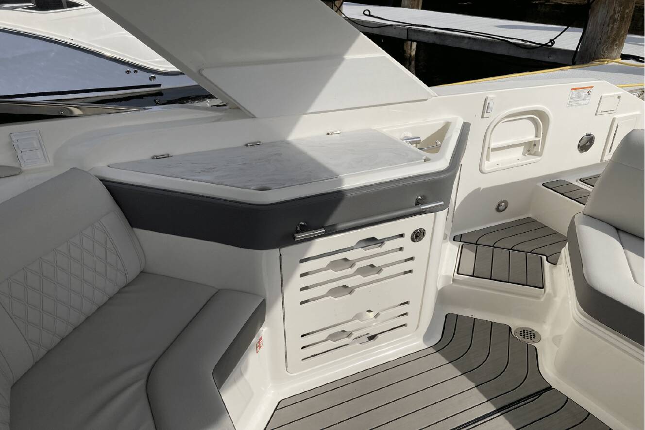 A photo of this 2026 Sea Ray SLX 310