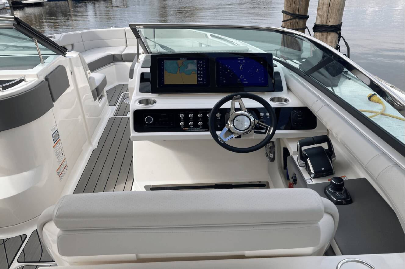 A photo of this 2026 Sea Ray SLX 310