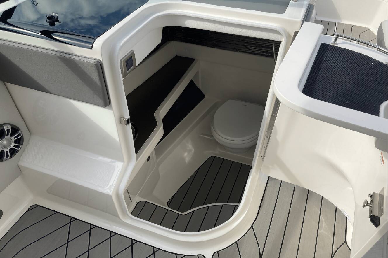 A photo of this 2026 Sea Ray SLX 310