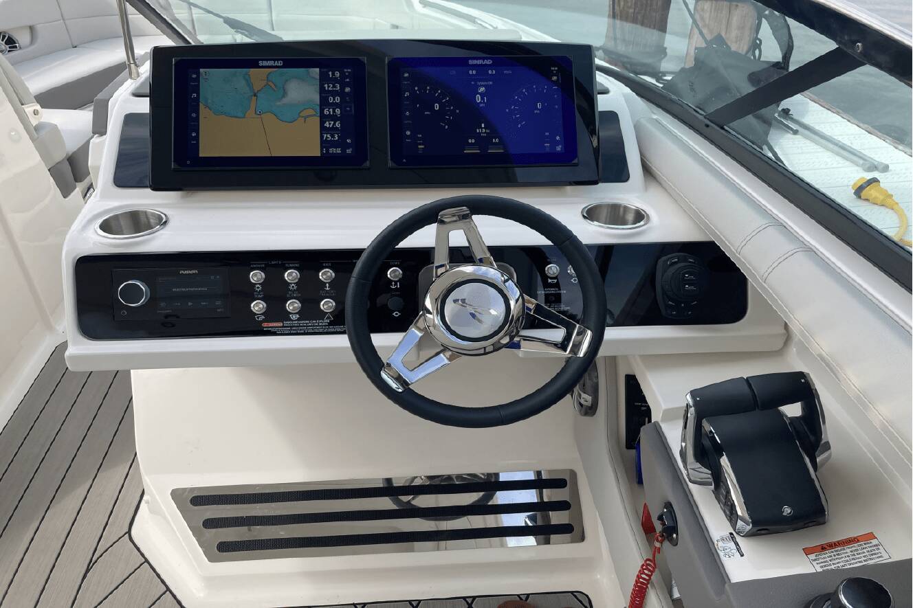 A photo of this 2026 Sea Ray SLX 310