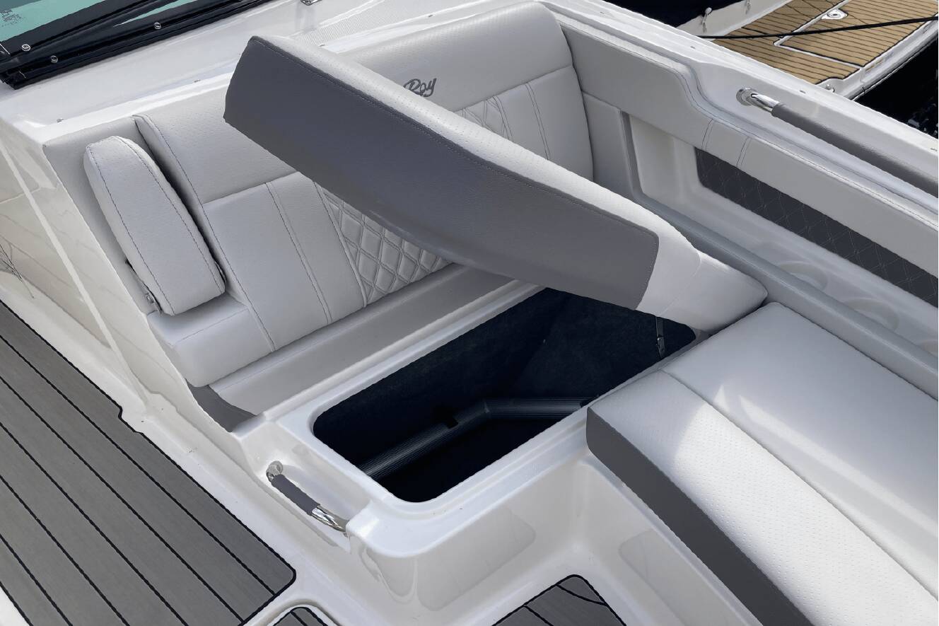 A photo of this 2026 Sea Ray SLX 310