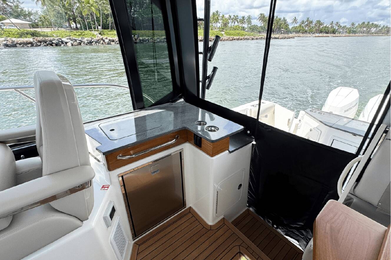 A photo of this 2026 Boston Whaler 365 Conquest