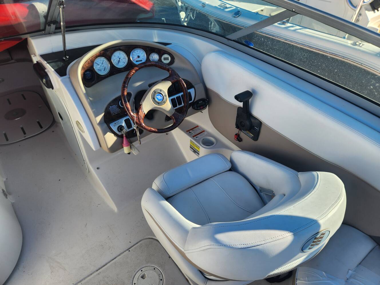 A photo of this 2005 Four Winns 214 FUNSHIP