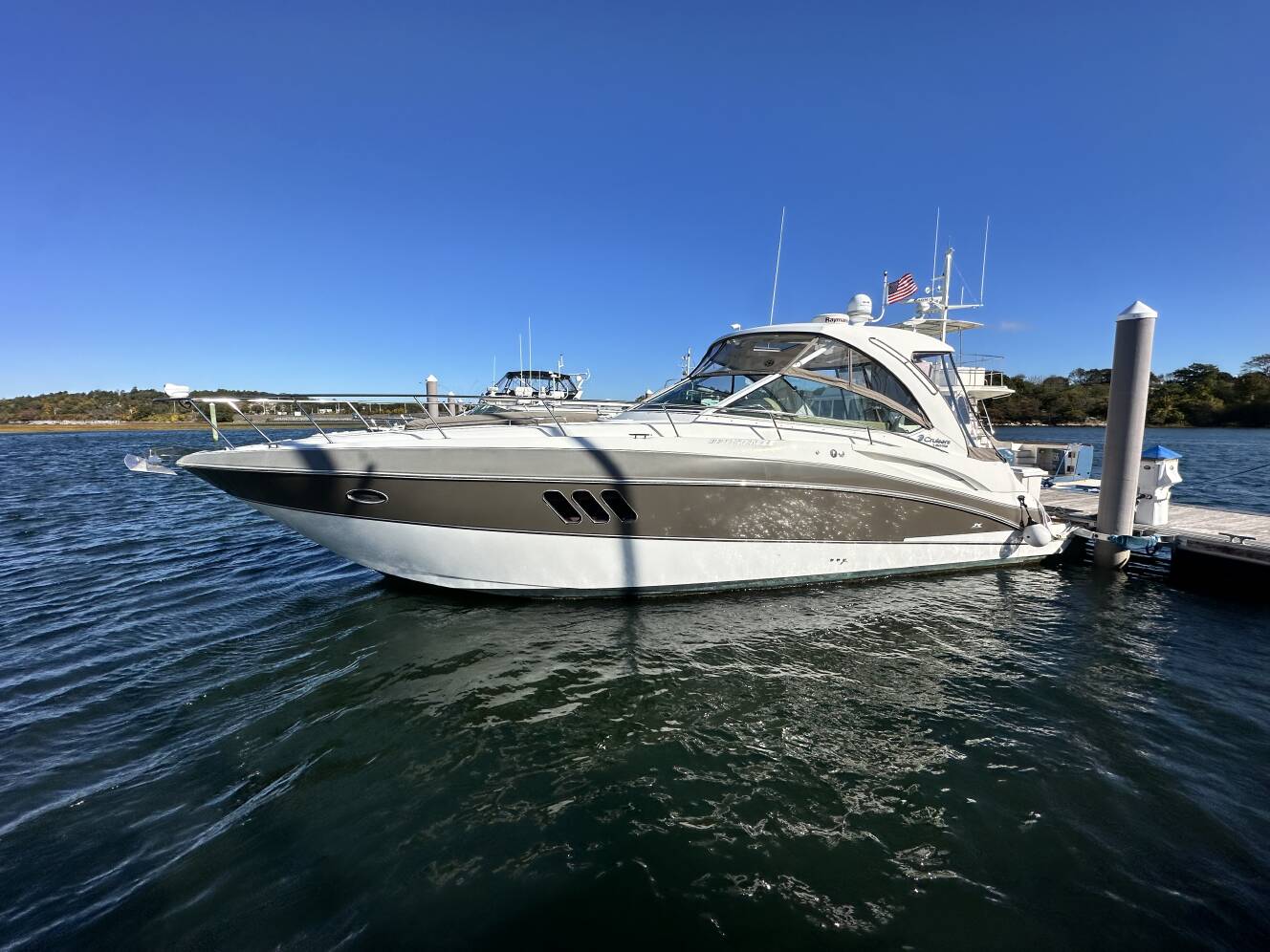A photo of this 2014 Cruisers Yachts 380 EXPRESS