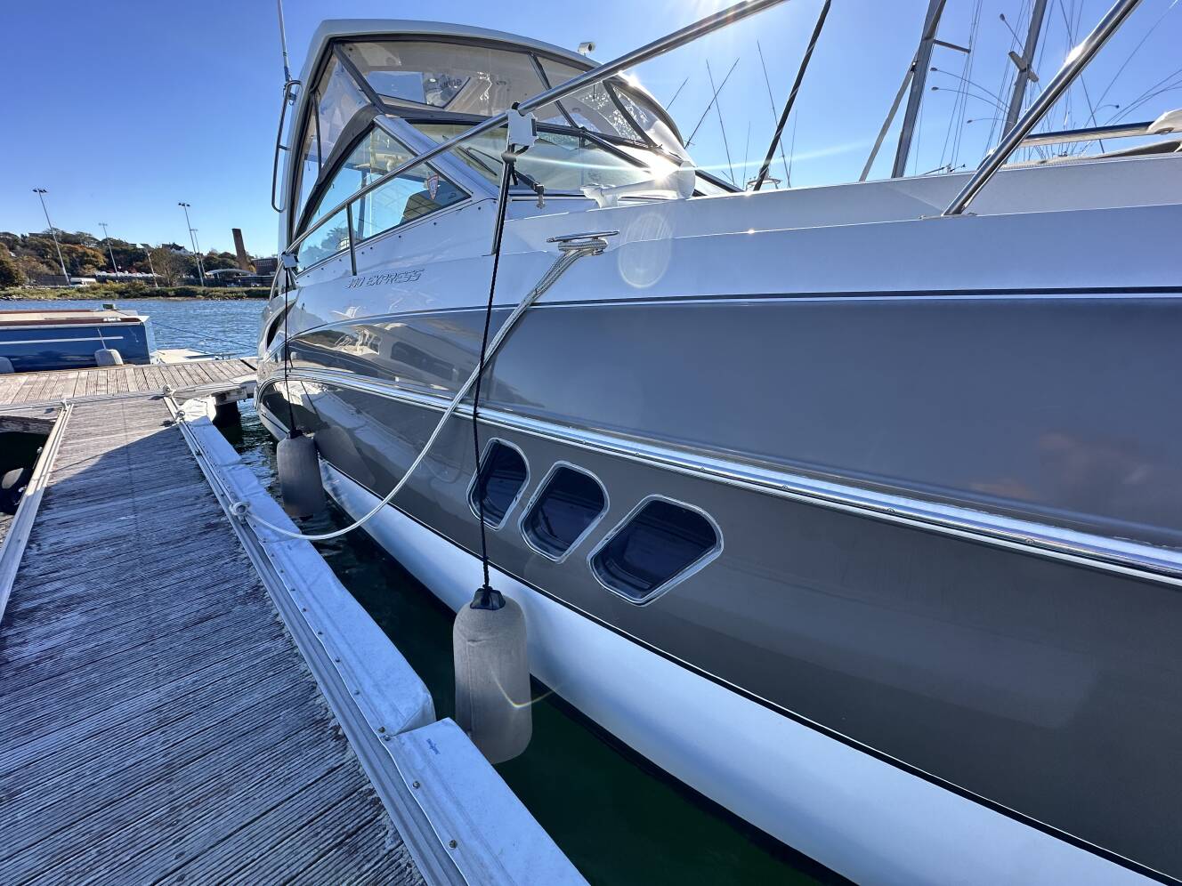 A photo of this 2014 Cruisers Yachts 380 EXPRESS