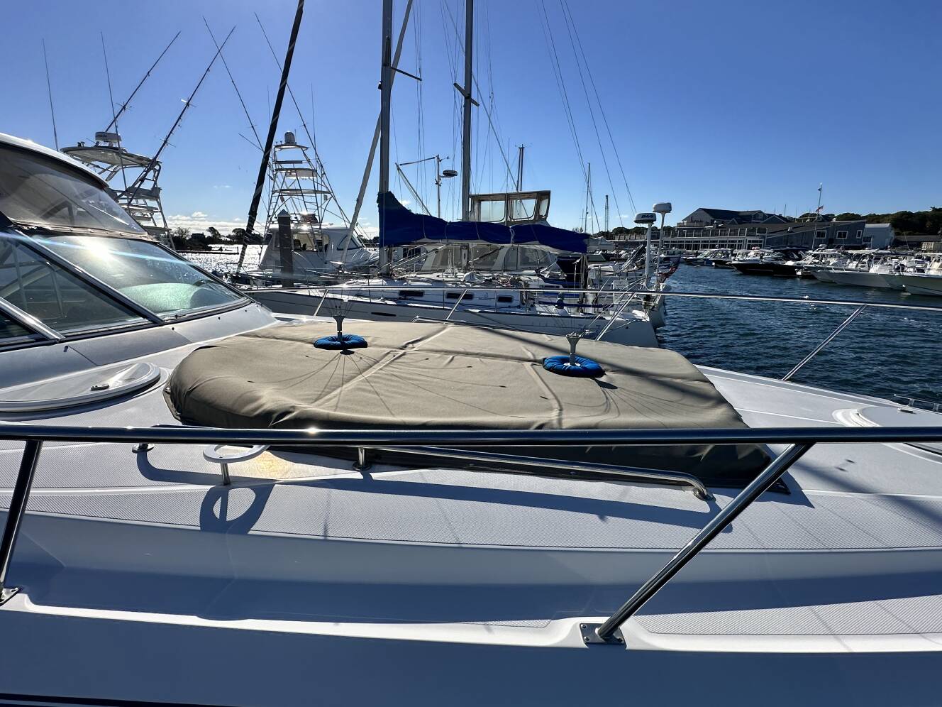 A photo of this 2014 Cruisers Yachts 380 EXPRESS